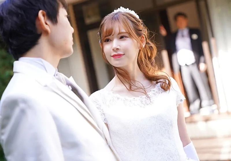 Bố chồng yêu chịch vợ của con trai ngay sau lễ cưới của con trai